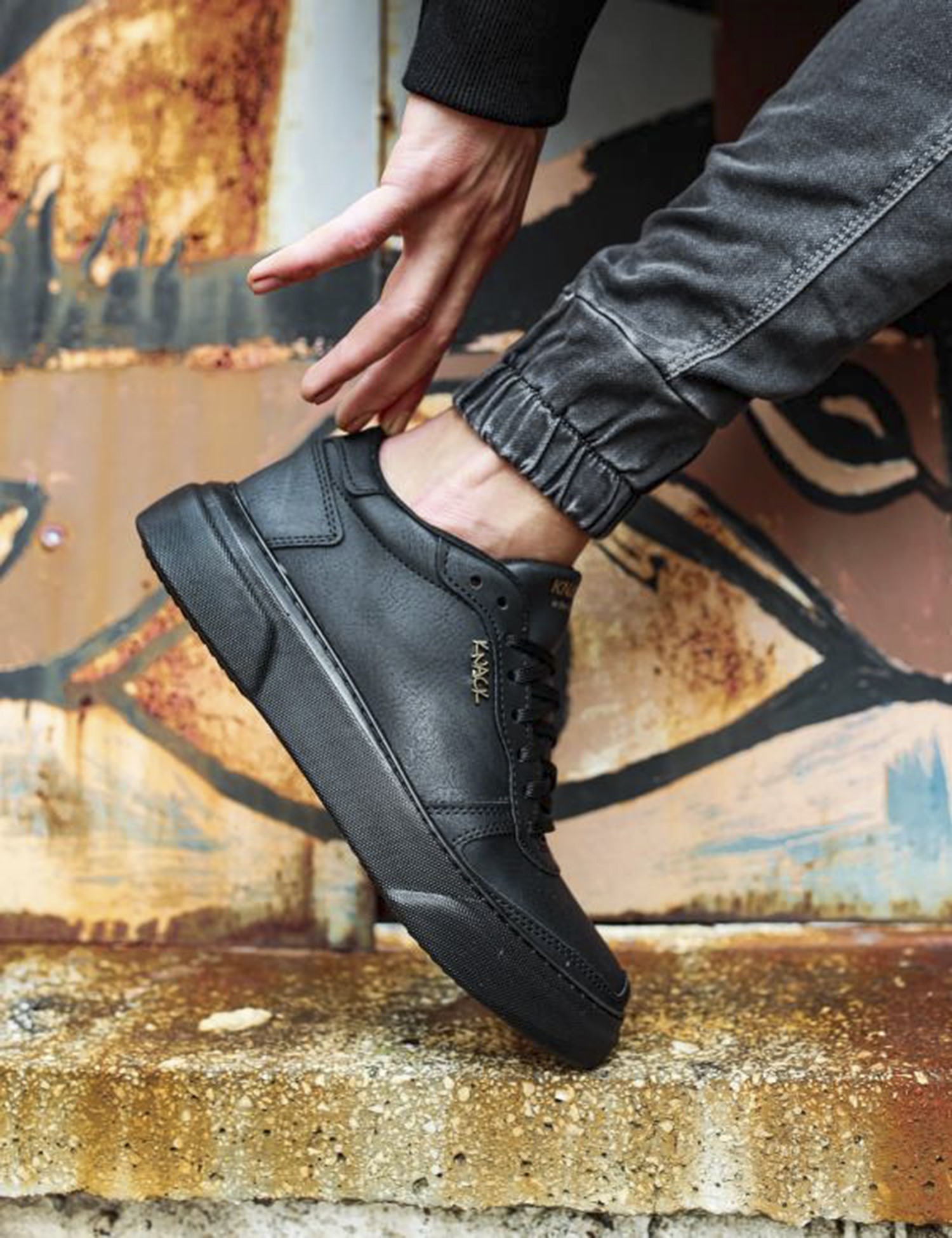 Ανδρικά μαύρα Casual Sneakers δίσολα 2222020Μ φωτογραφία